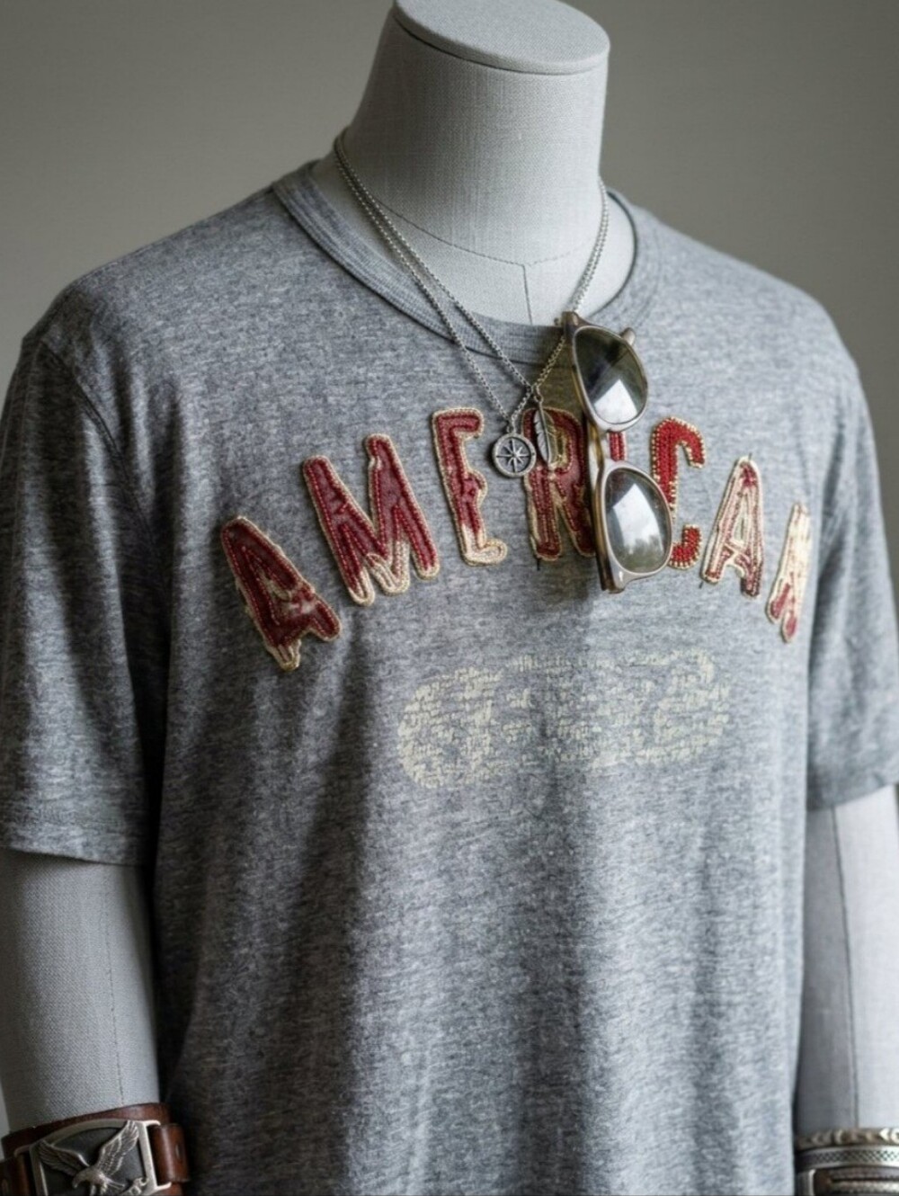 Vintage American Eagle Athletic Fit Graphic Tee – Heather Grey Size XL